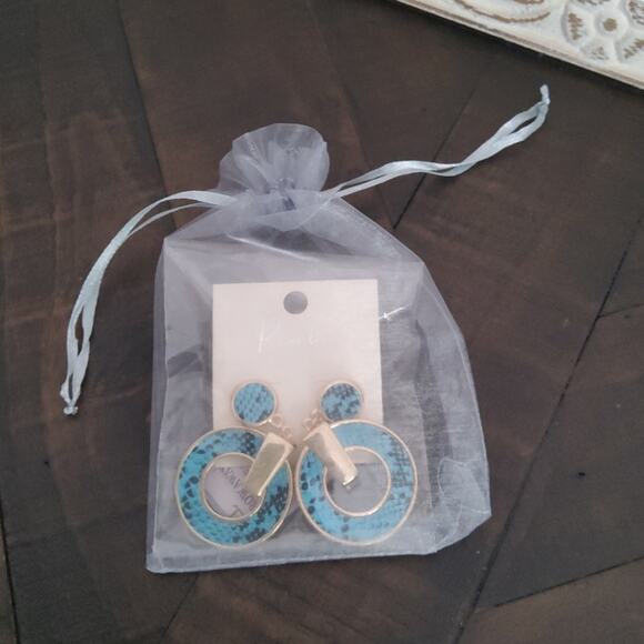 Women's Faux Leather Gold Tone Dangle Earrings in Turquoise Snake Print - Picture 4 of 7